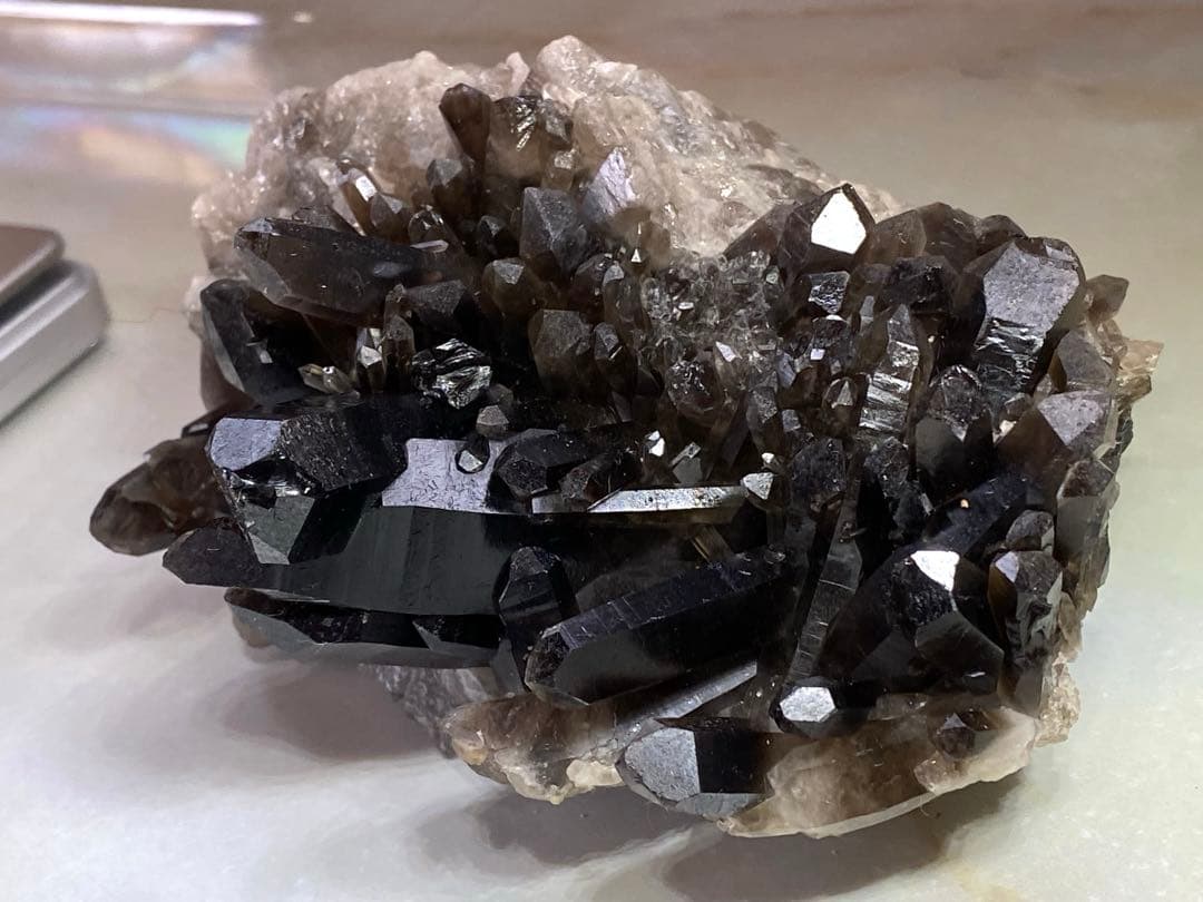 T1030-24ブラジル産水晶母岩モリオンスモーキークォーツ原石クラスター黒水晶