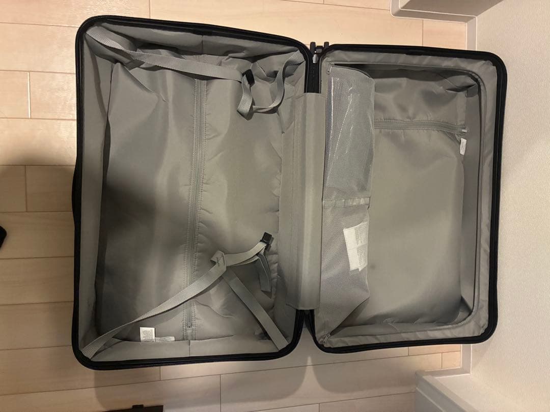 無印良品　ブラックキャリーケース 75L