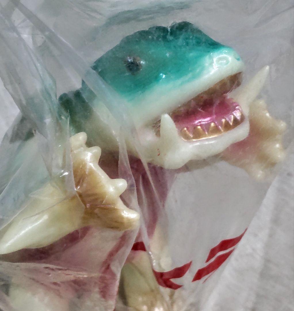 ハイパーホビー限定 蓄光 ガメラ２