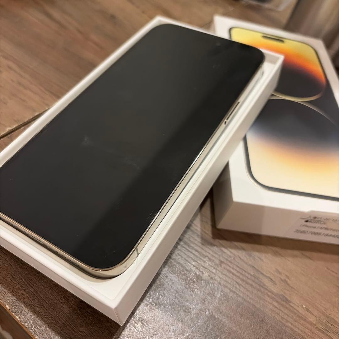 iPhone 14 Pro Max ゴールド 256GB 本体　ひび割れ