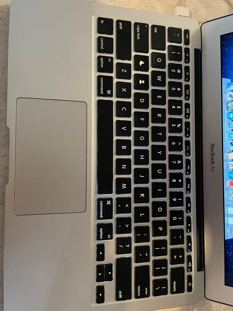 Apple MacBook Air 11.7インチ 2011年モデル