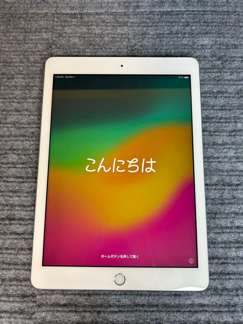 iPad 第6世代 Wi-Fi 128GB Apple純正電源コード付き