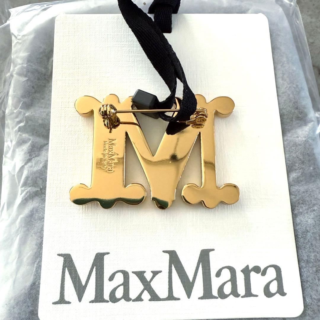 新品未使用！Maxmara クリスタルロゴブローチ