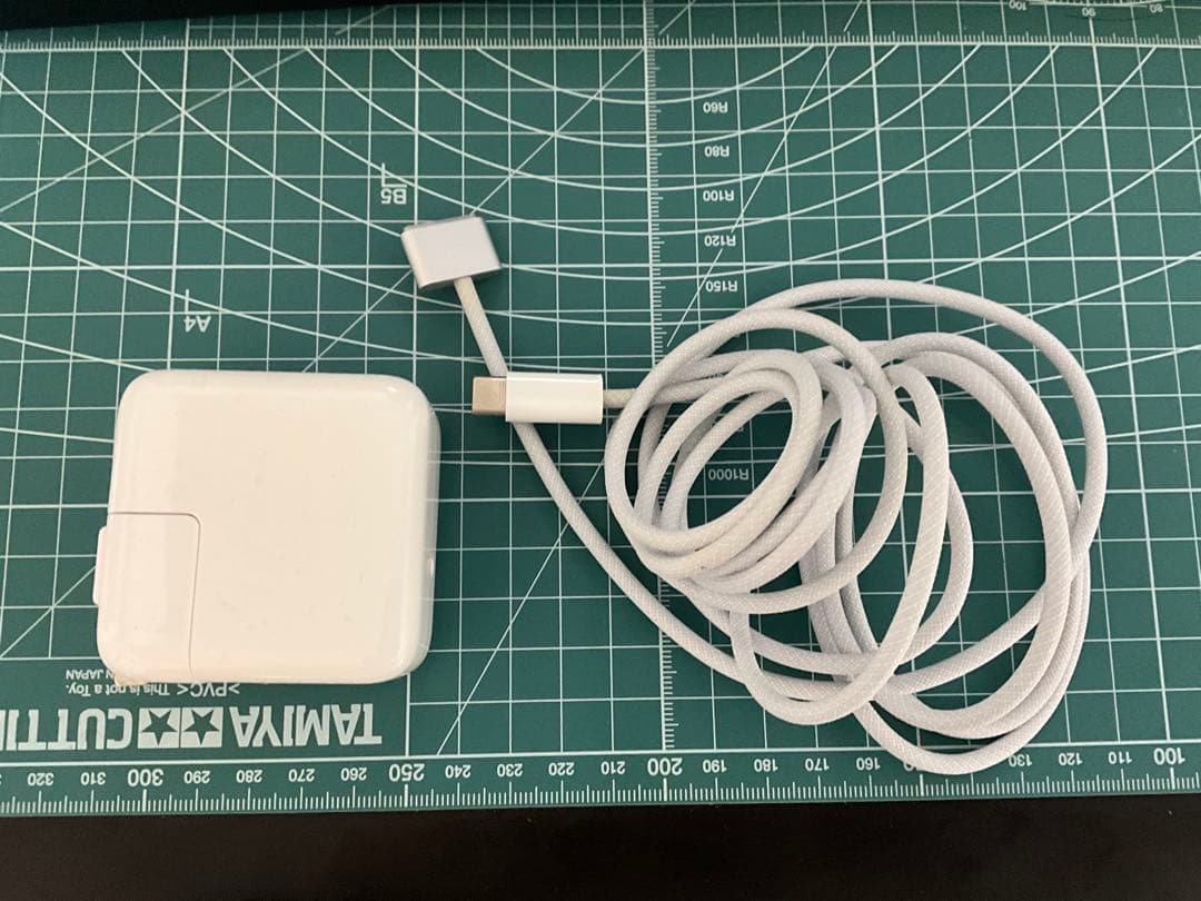 MacBook Air M2 (2022) シルバー