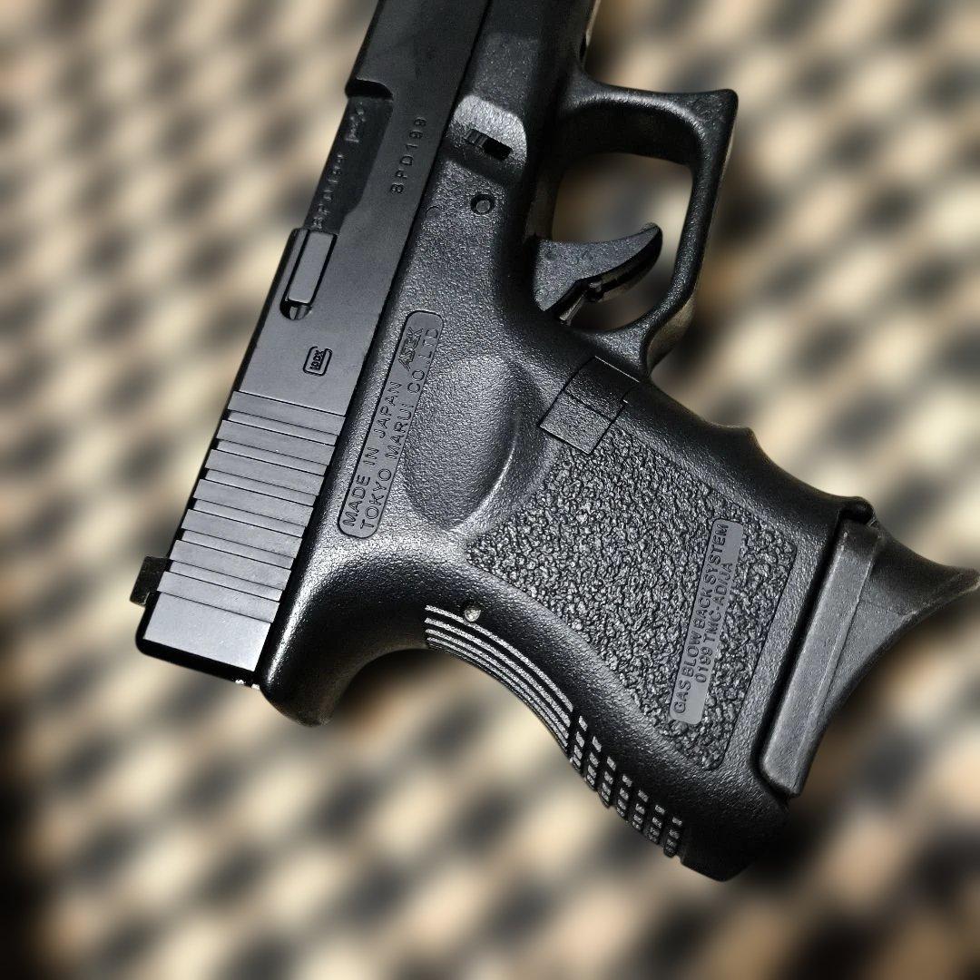 東京マルイ製　グロック26　ガスブローバック　予備マガジン一個セット