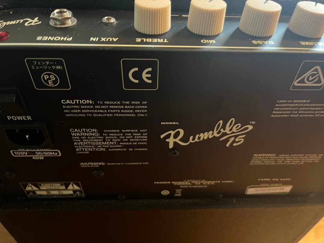 Fender Rumble 15 ベース用アンプおまけ付き