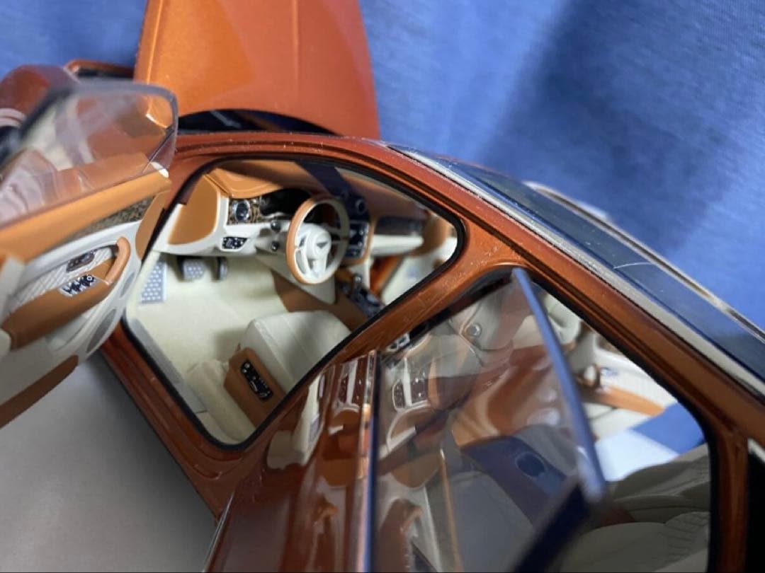 レア！ 1/18 京商 ベントレー ベンテイガ ミニカー 送料無料