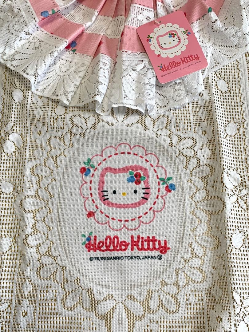 サンリオ　ハローキティ　レースのれんレトロ