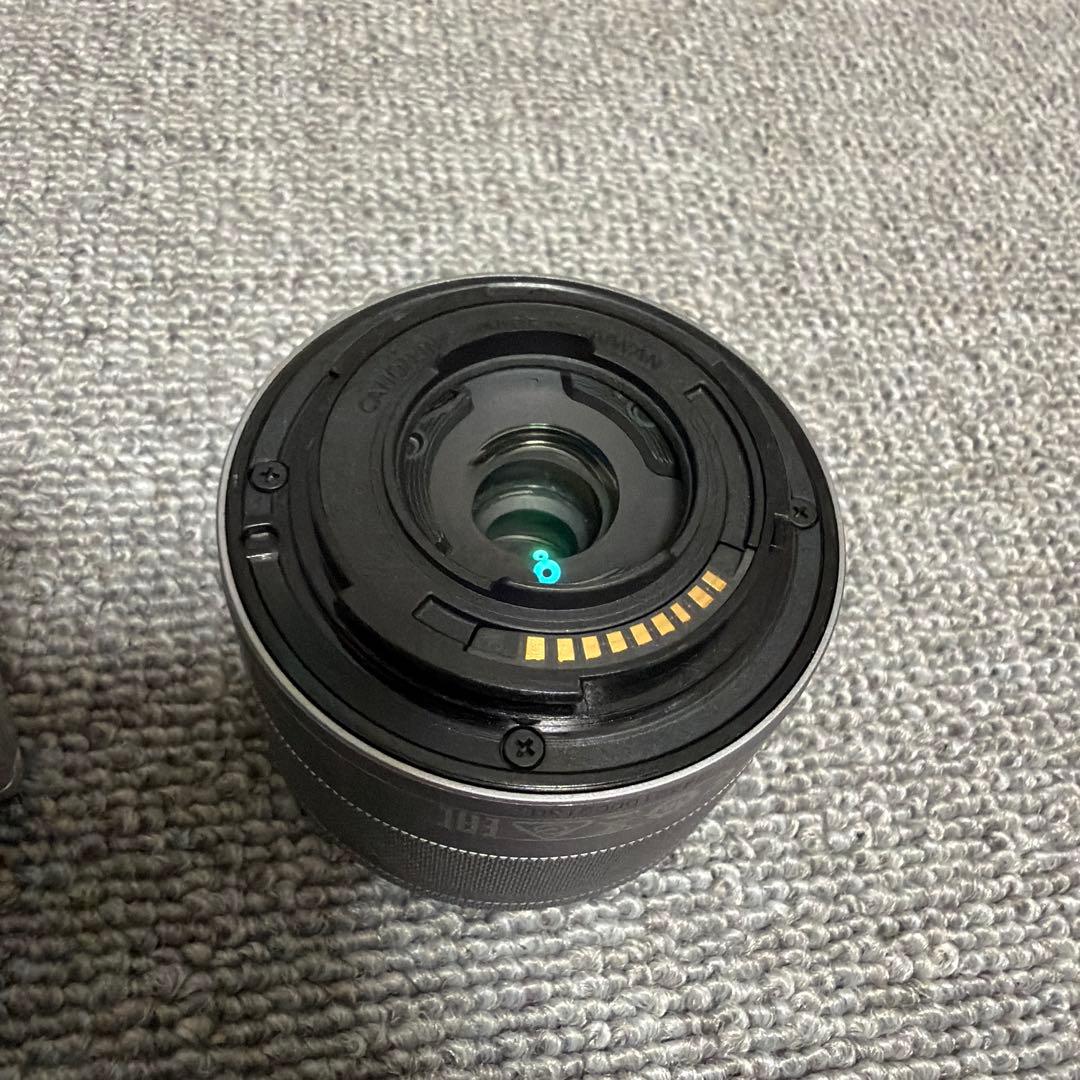 Canon EOS M100 シルバー 15-45mm レンズ付き