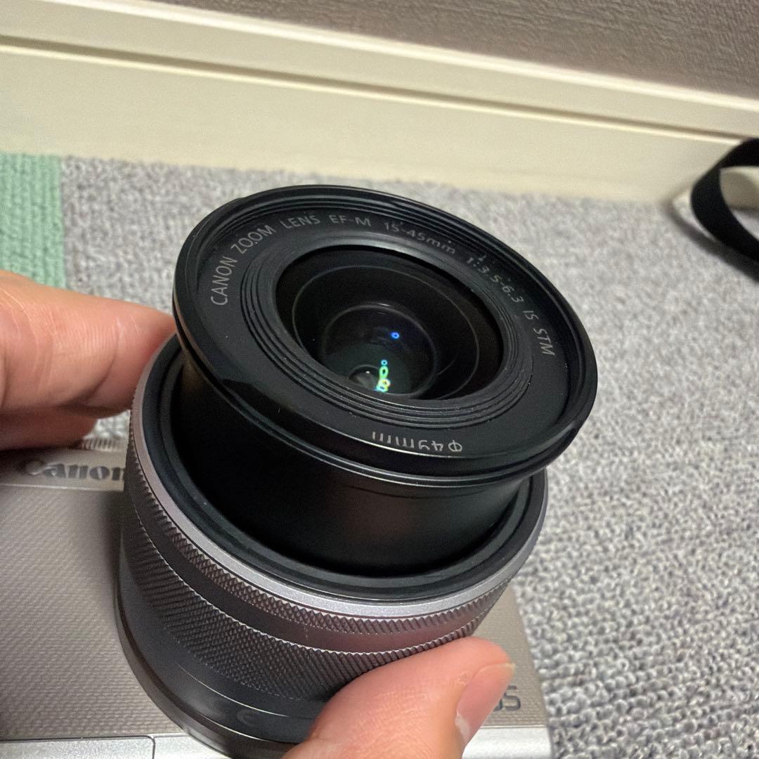 Canon EOS M100 シルバー 15-45mm レンズ付き