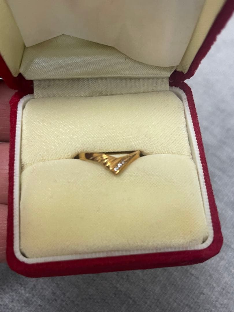 18金 ダイヤリング ケース付き　K18 刻印　9号〜10号　ダイヤモンド