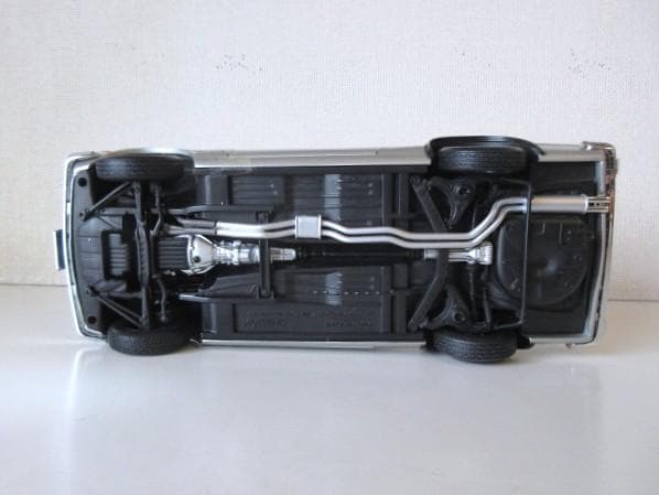 特価 京商 (1/18) 日産 スカイライン GT-R(KPGC10)