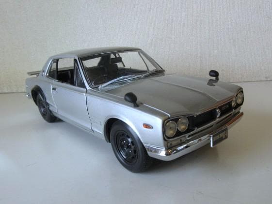 特価 京商 (1/18) 日産 スカイライン GT-R(KPGC10)