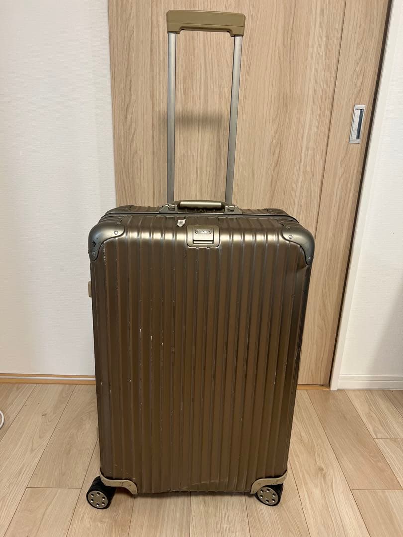 リモワ　トパーズ　ゴールド　82L