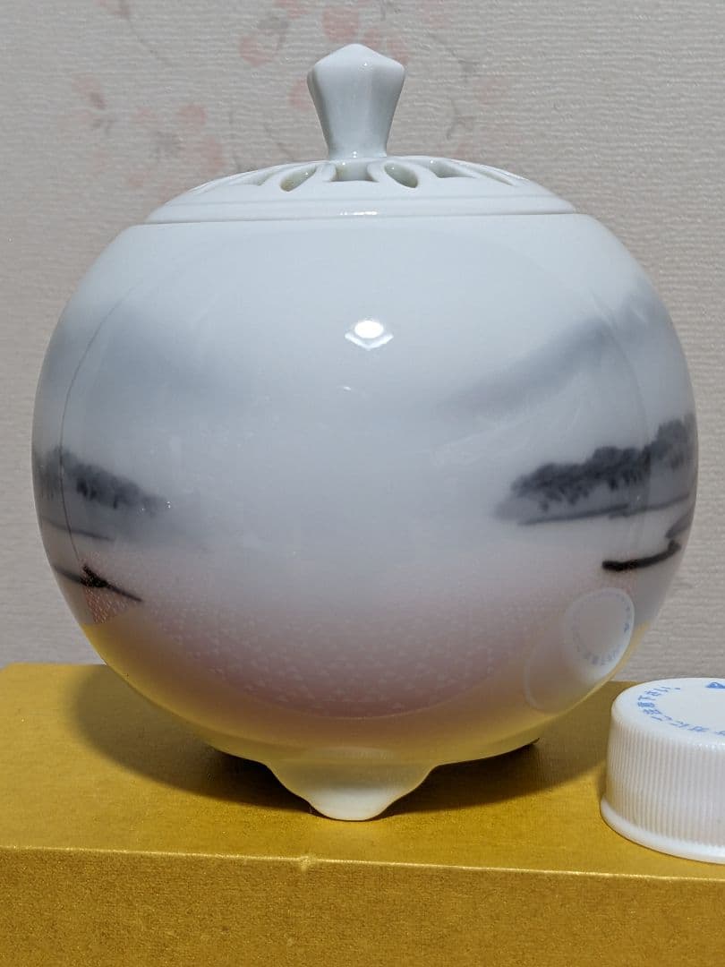 ♦鍋島焼 染付 雁に山水図 紋様 透し彫り 三足香炉 有田焼 香道具 骨董品