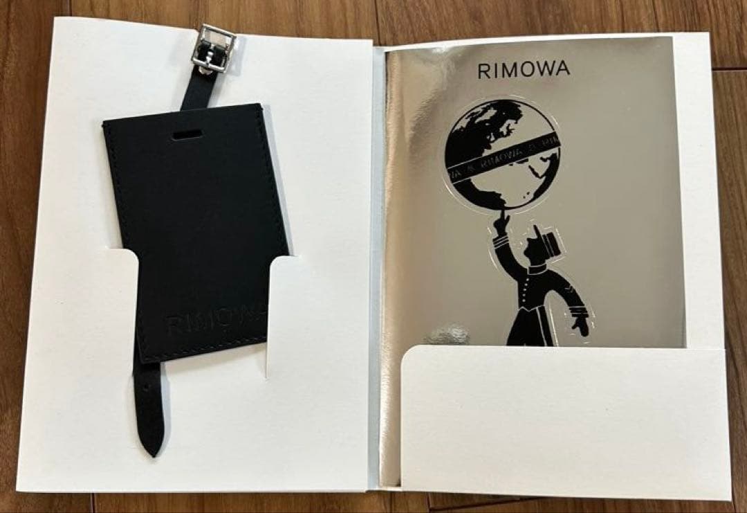 RIMOWA ESSENTIAL SLEEVEコンパクト　黒 スーツケース