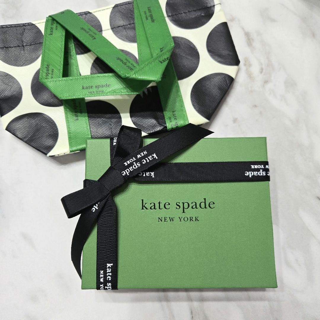ケイトスペード新品　デコ キルテッド  カード ケース リスレット