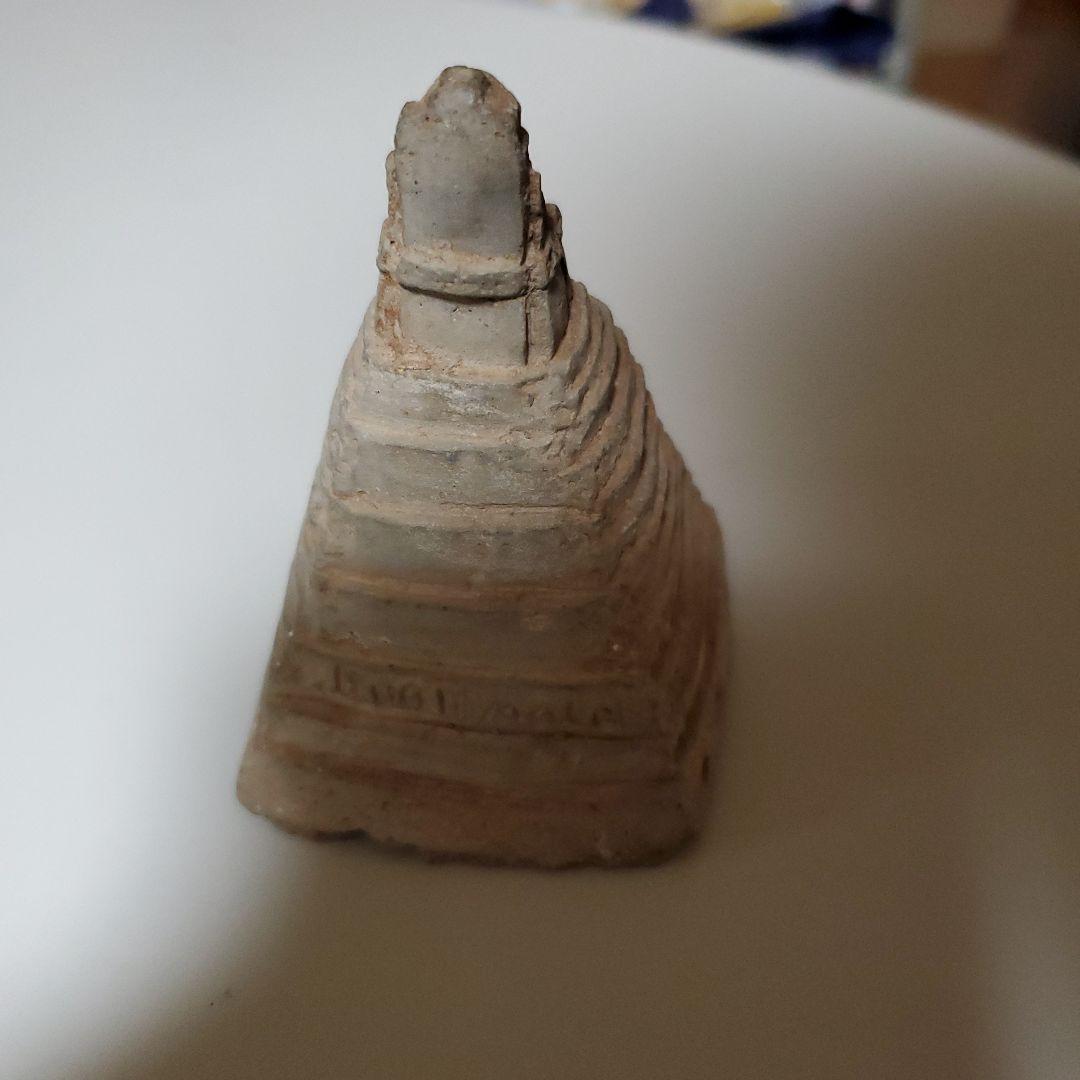 ティカル1号神殿石作り模型　高さ10cm、横7cm