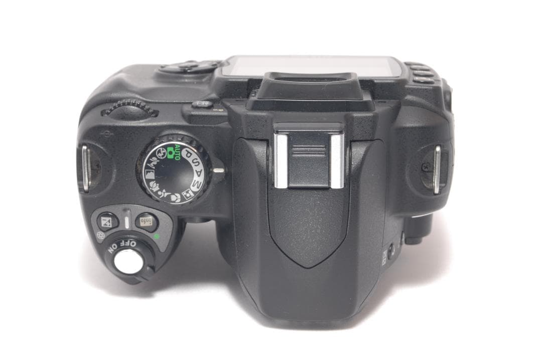 ⭐️軽くて持ち運び楽々⭐️Nikon D40　デジタル一眼レフ　ニコン