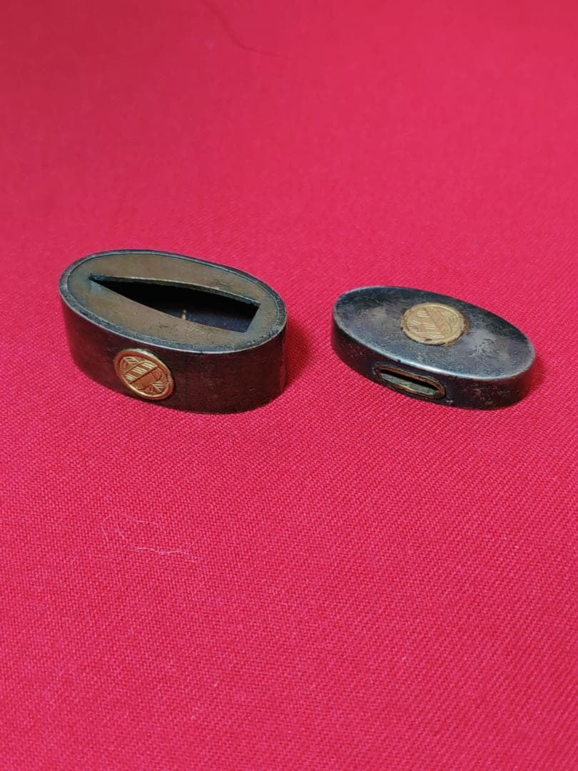 赤銅磨地 違い鷹の羽紋 縁頭 家紋 拵 日本刀 刀装具 骨董 古美術