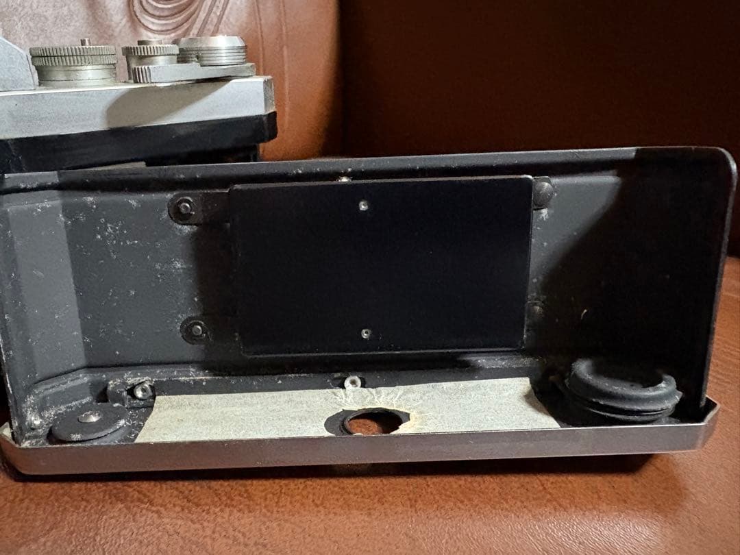 Nikon Ｆ　一眼レフカメラ Nikkor 50mmレンズ付き