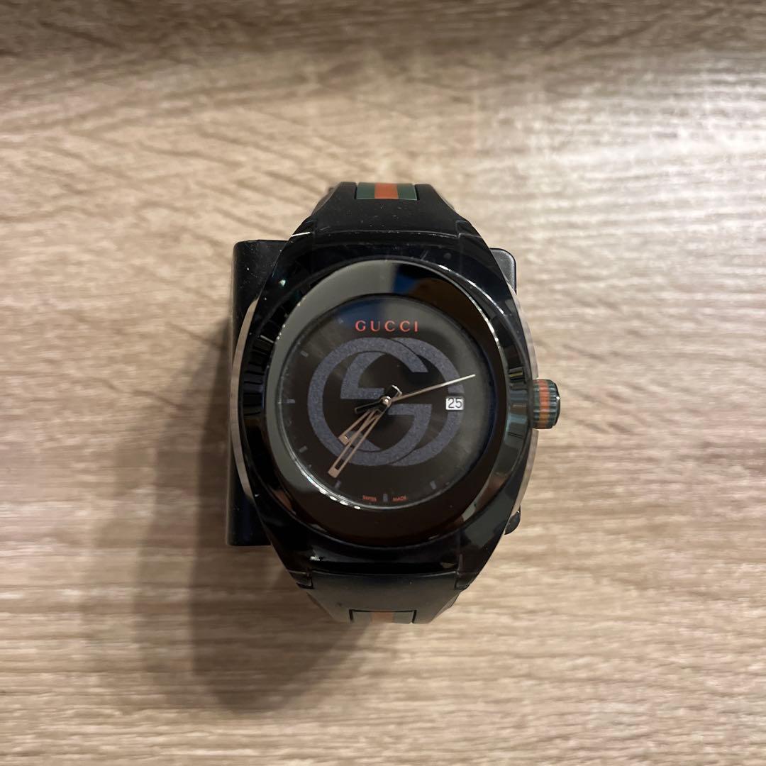 GUCCI ブラックラバーベルト 時計