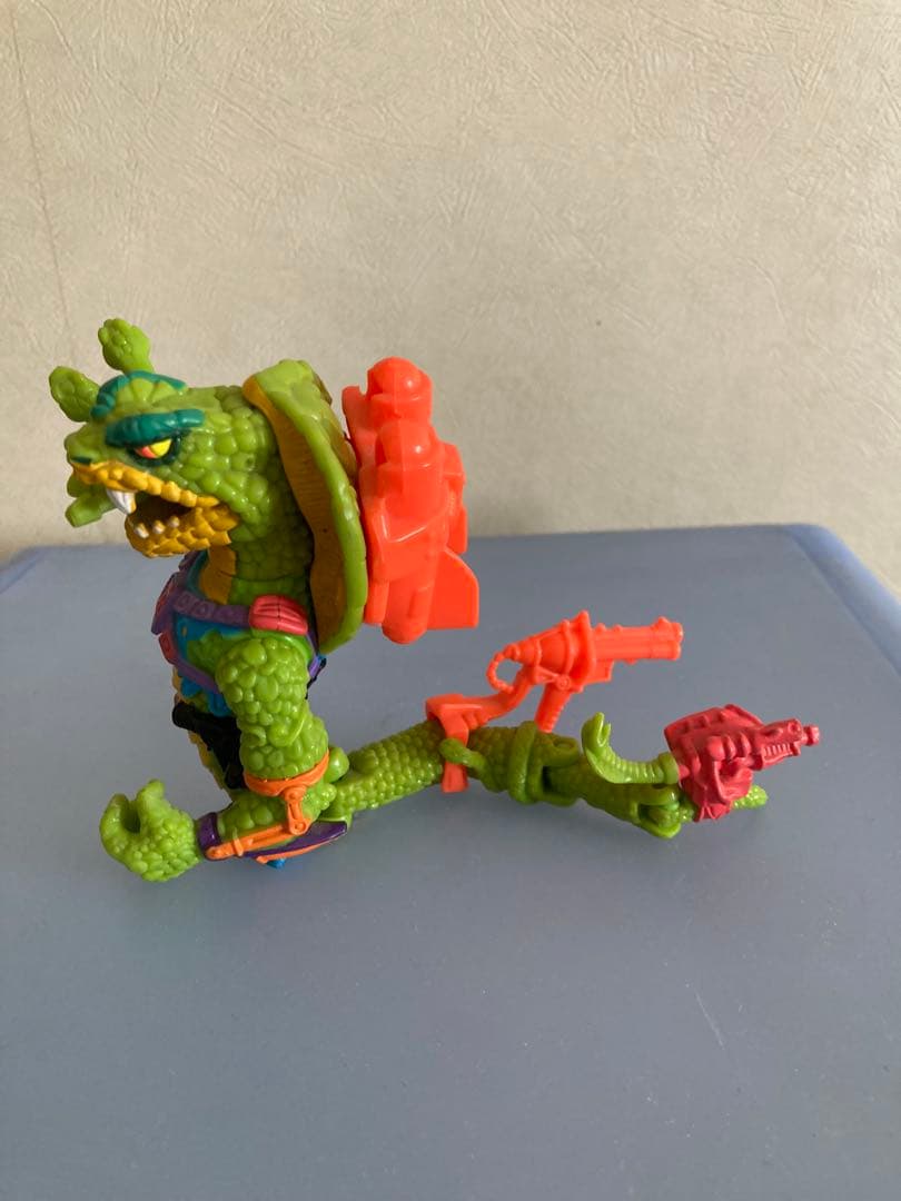 週末セール　ミュータントタートルズ SCALE TAIL