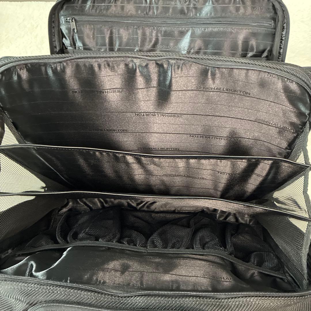 ゼロハリバートン キャリー付 ビジネスバッグ 黒 2輪　高級 ビジネス　出張