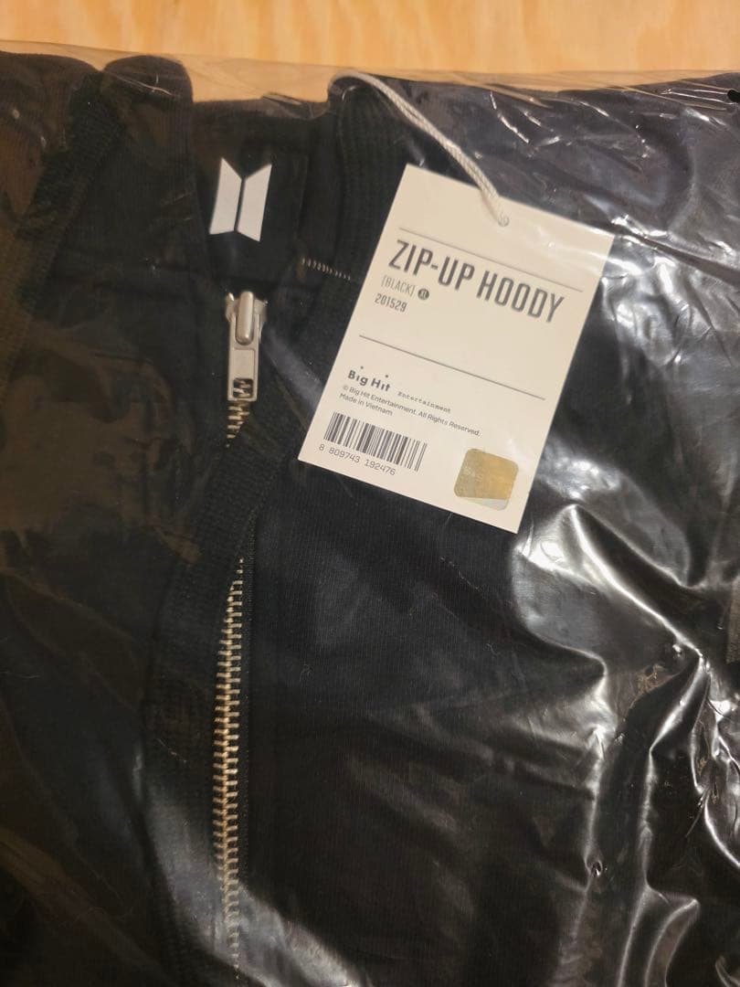 BTS MOS ON:E ジョングク ジミン 着用 ジップアップ パーカー　新品