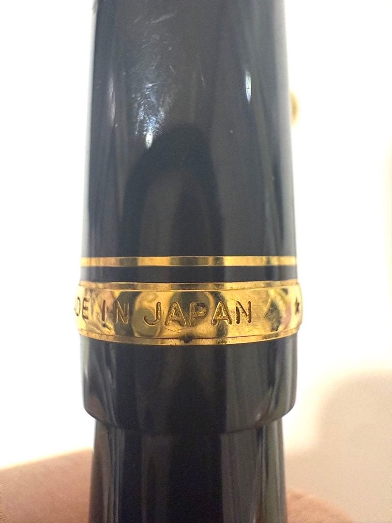 黒い万年筆 ペン先14k