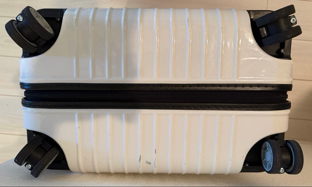RIMOWA リモワスーツケース ホワイト 4輪 ポリカーボネート 中型M65L