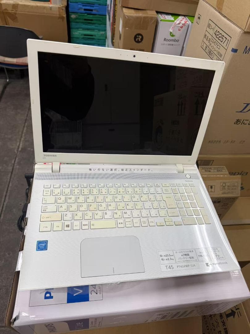 【中古】 東芝15.6 型 ノートパソコン ホワイト PT45VWP-SJA