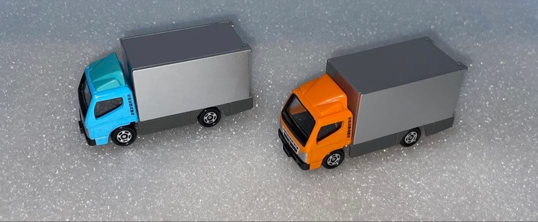 三菱ふそうキャンター　トミカ