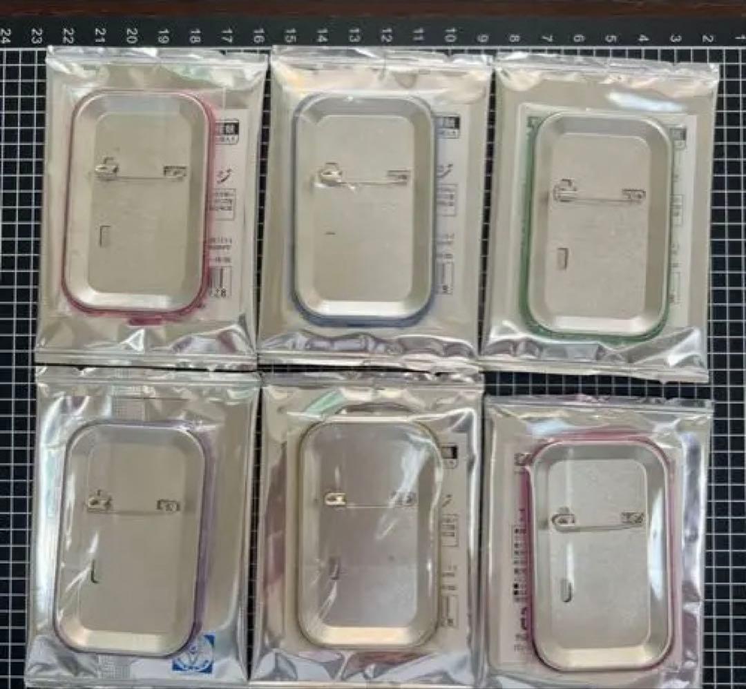 【新品】おそ松さん 壁ドン　まるかくカンバッジ