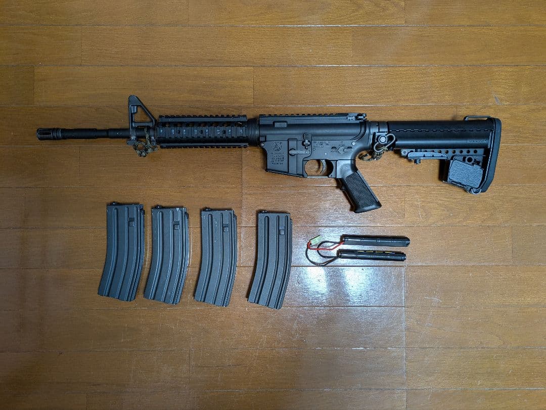東京マルイ次世代電動ガン SOPMOD M4 バッテリー、マガジン4本付き