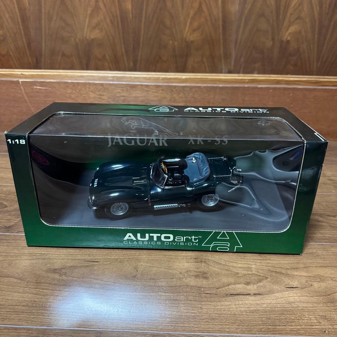 絶版 未展示品 オートアート1/18 ジャガー XK-SS グリーン