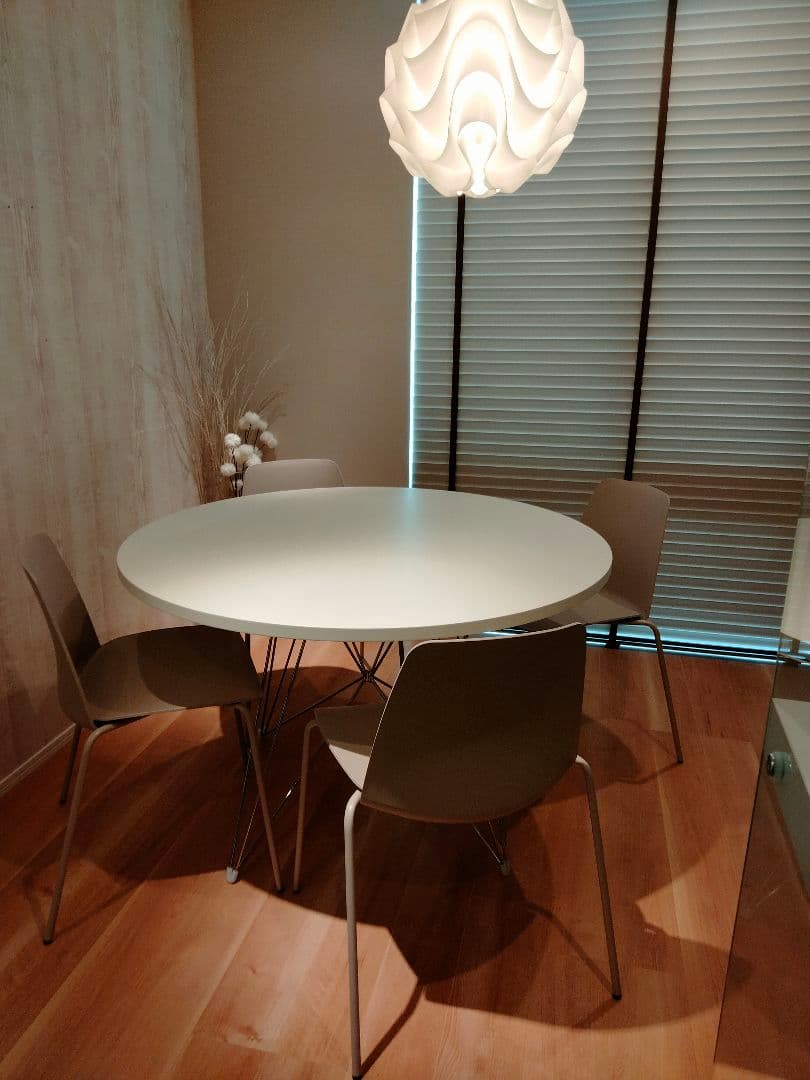 (値下げ中)円形ホワイトダイニングテーブル 直径120cm
