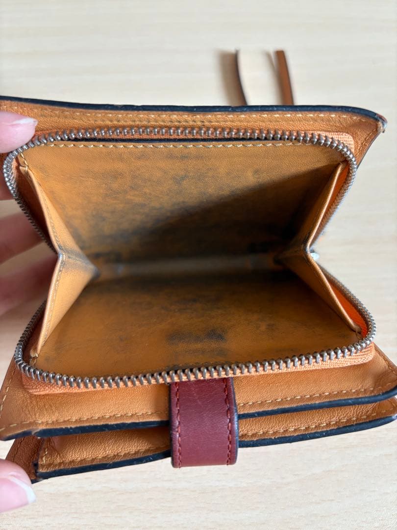 LOEWE ロエベ 茶色 二つ折り財布