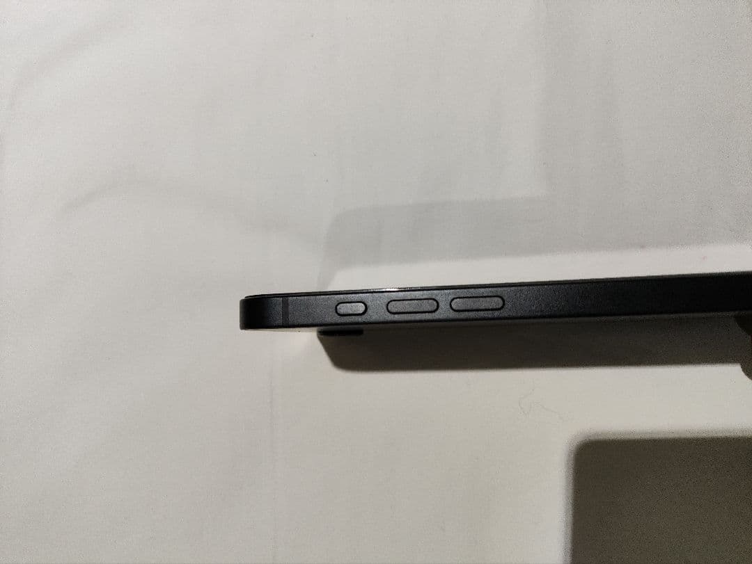 iPhone16e 128GB ブラック 海外版　SIMフリー