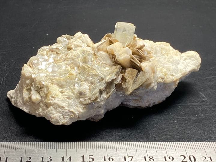 アクアマリン　281g