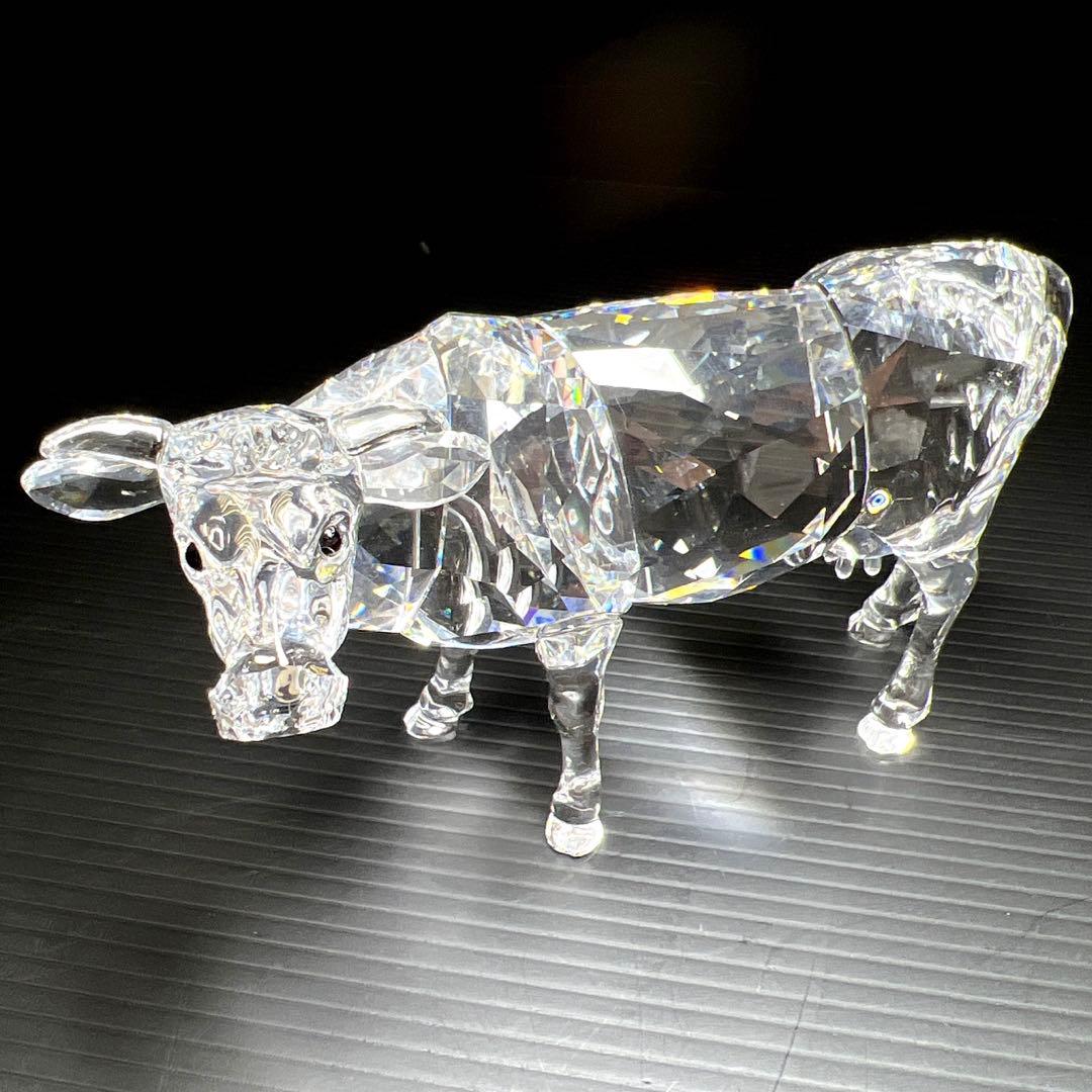 スワロフスキー　うし置物　横幅約11㎝　東Y7-0730⭐︎1Fタカチ