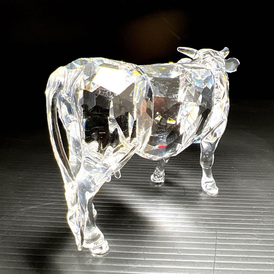 スワロフスキー　うし置物　横幅約11㎝　東Y7-0730⭐︎1Fタカチ