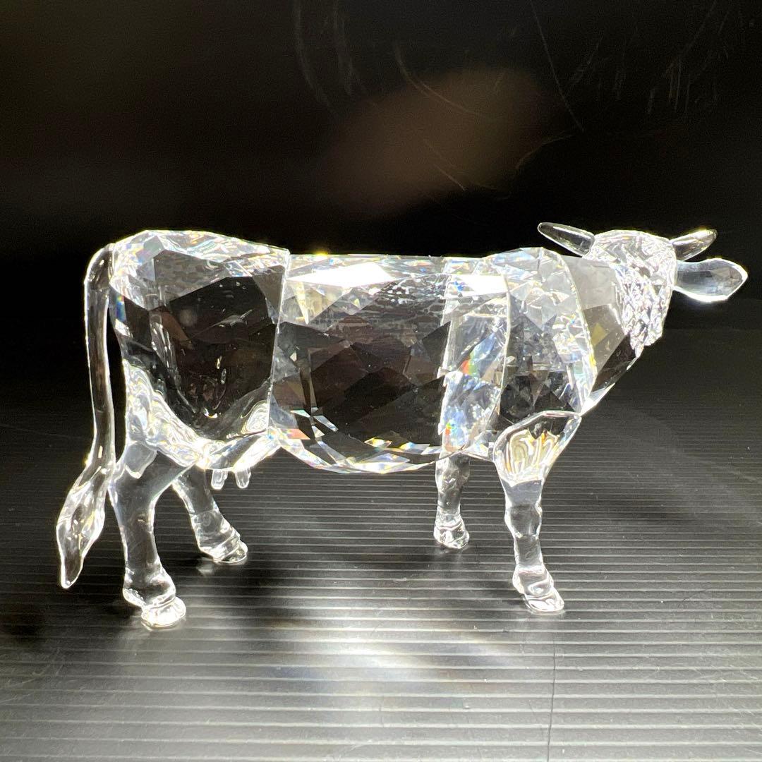 スワロフスキー　うし置物　横幅約11㎝　東Y7-0730⭐︎1Fタカチ