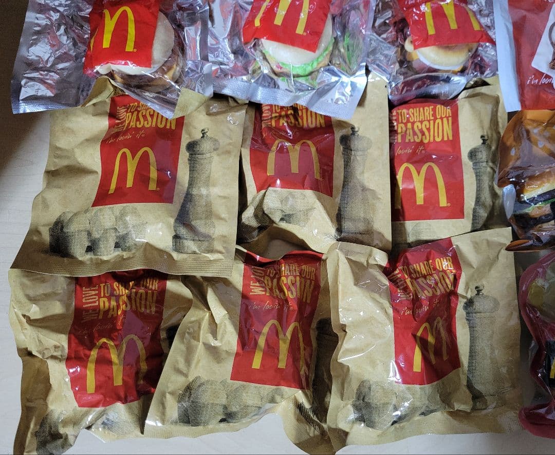 超貴重！新品未開封19点セット/フードストラップ1〜3弾+マグネット