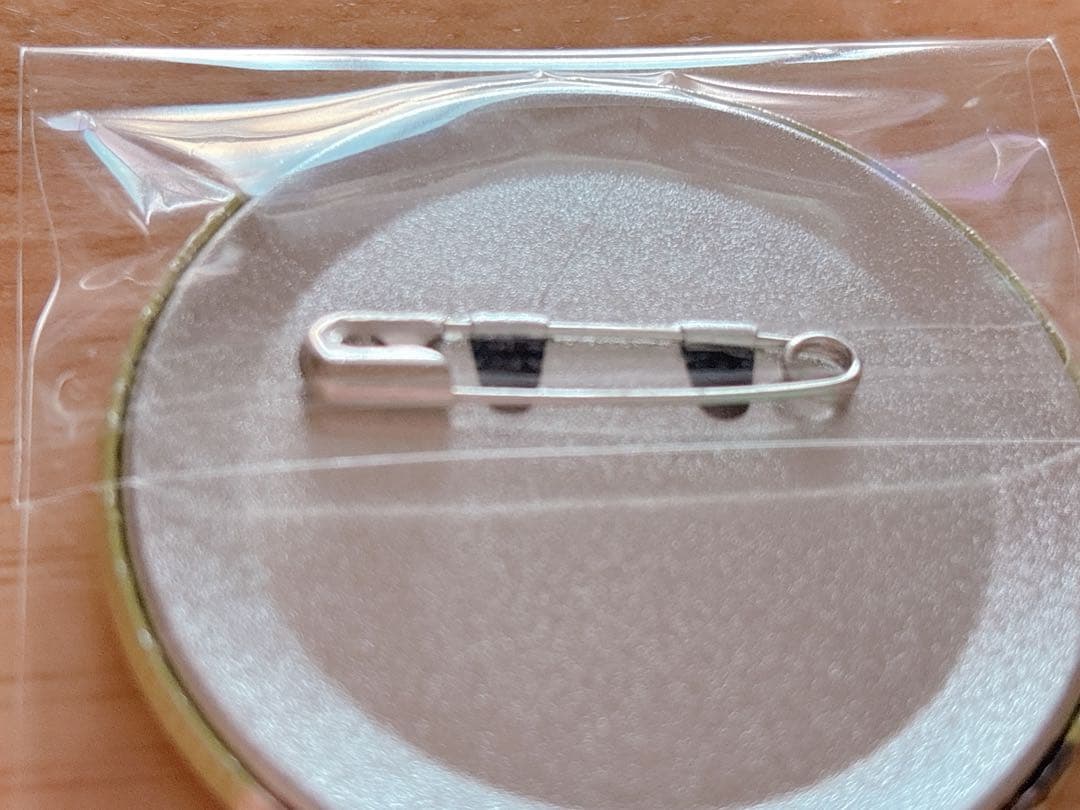 魔法少女ノ魔女裁判 まのさば 江ノ島コラボカフェ ５７ｍｍ缶バッジ