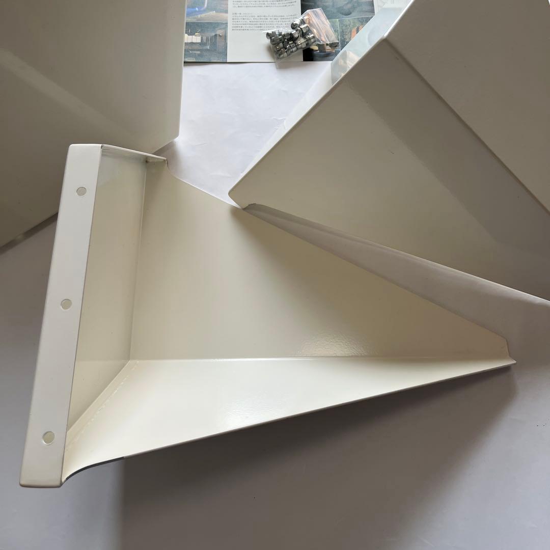 イサム・ノグチ　プリズマティックテーブル