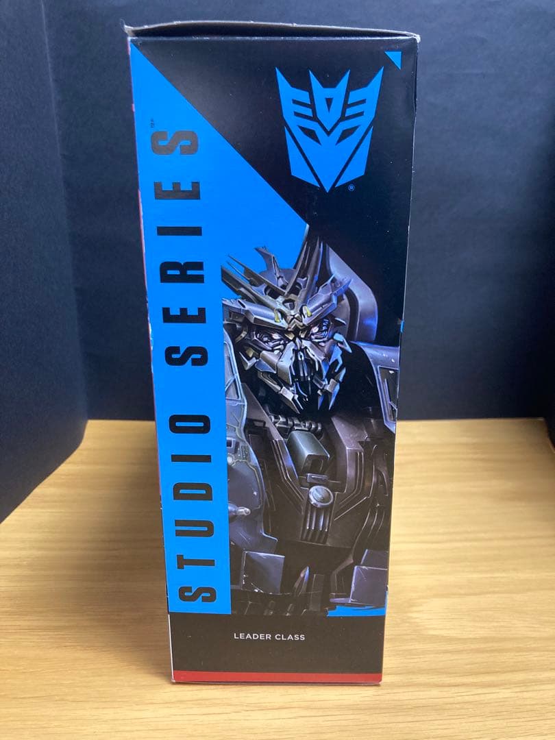 トランスフォーマー　スタジオシリーズ　ブラックアウト SS-08