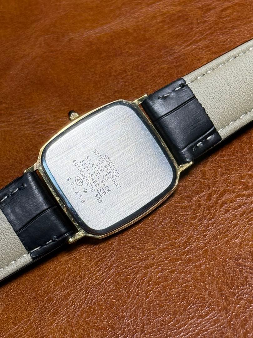 A83 希少 稼動品 SEIKO DOLCE スクエア型 80年代ヴィンテージ