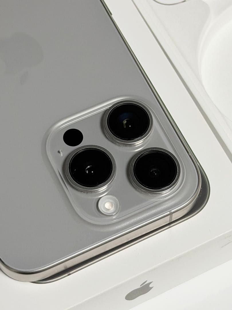 【送料込み】 iPhone15 Pro 256GB 美品