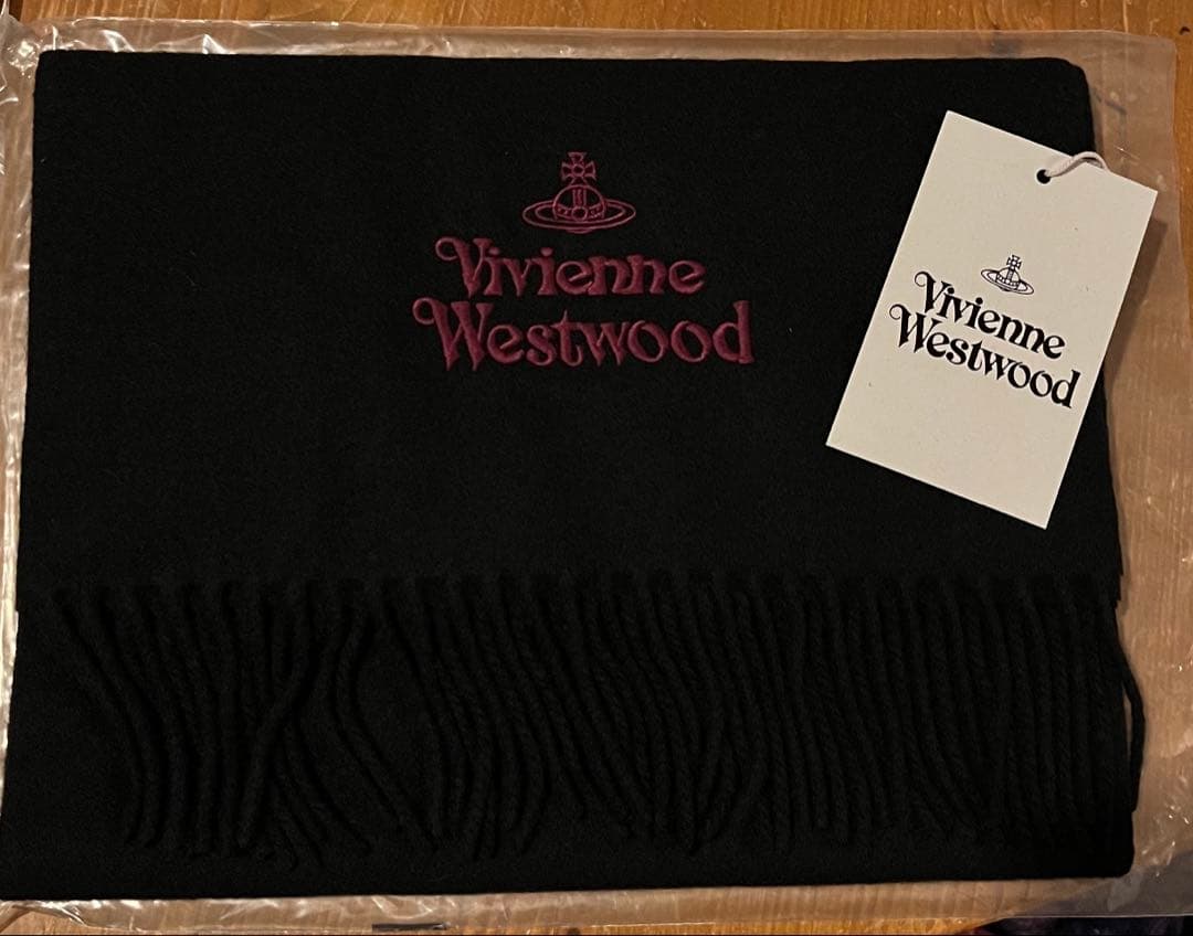 土日限定値下げ！ Vivienne Westwoodマフラー ブラック